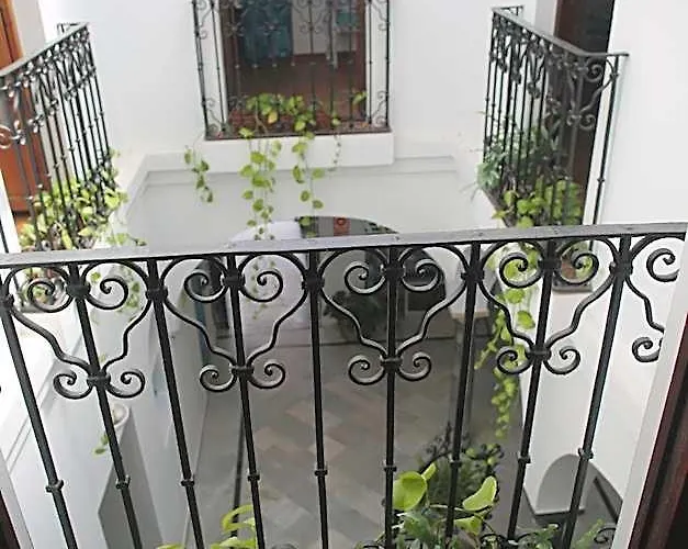 Wake Up In Tarifa Hostel & Restaurant Lounge